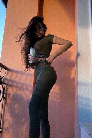 Индивидуалка АЛЯ есть пол часика