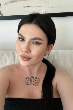 Escort girl Лалли